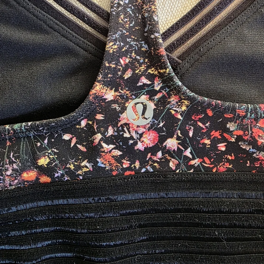 Lululemon Flowerescent Find Focus Bra - Picture 5 of 8